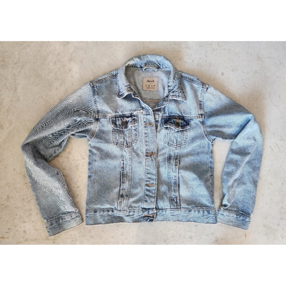 Distressed Jean Jacket Denim Light Wash Women's Size 4